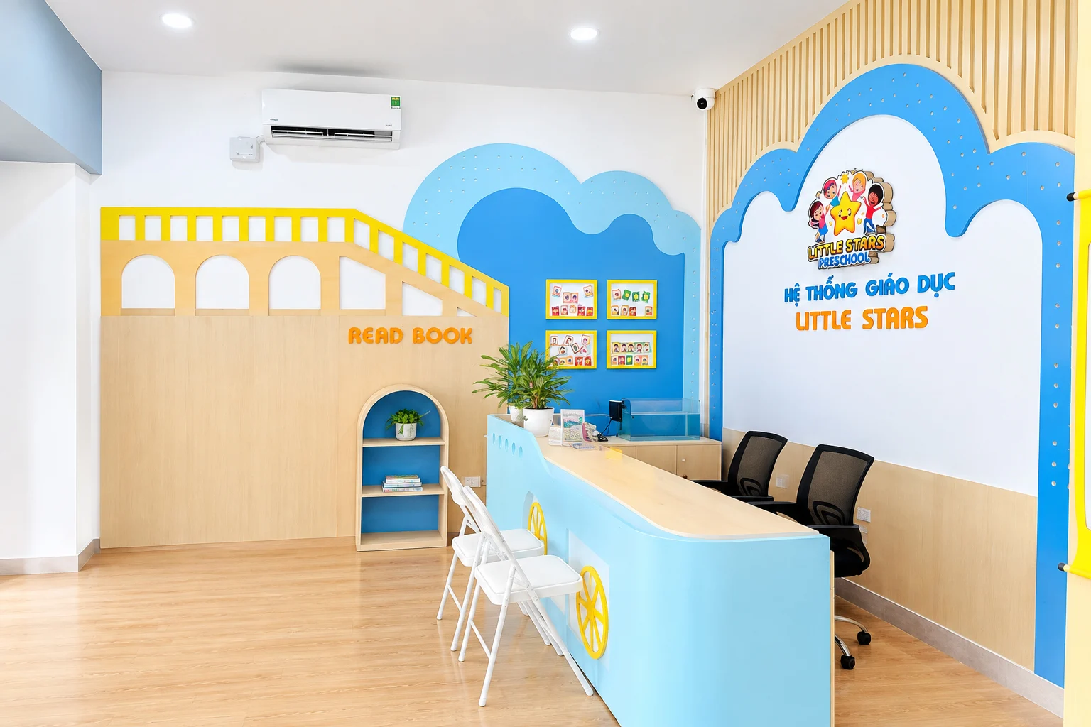 Sảnh đón tiếp & quầy tư vấn Little Stars